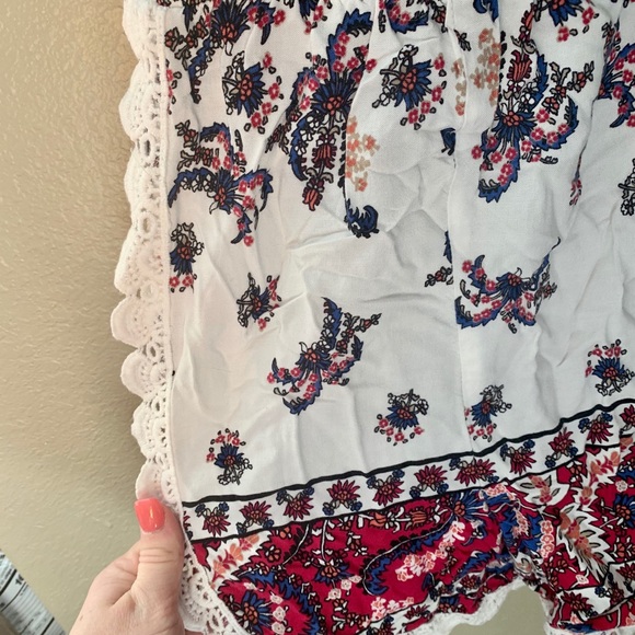 Flowery Romper🌺 - Picture 4 of 8